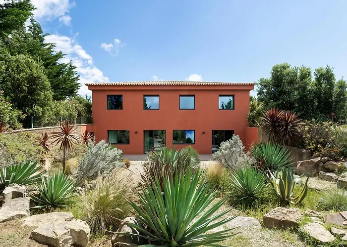 Villa Garden Seaside By Cadenzalux
