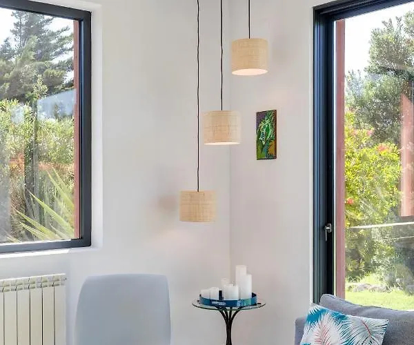 ヴィラ Garden Seaside By Cadenzalux *