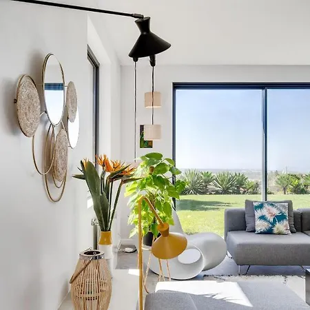 Willa Garden Seaside By Cadenzalux