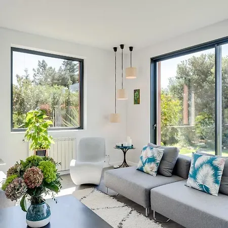 Willa Garden Seaside By Cadenzalux Віавіа